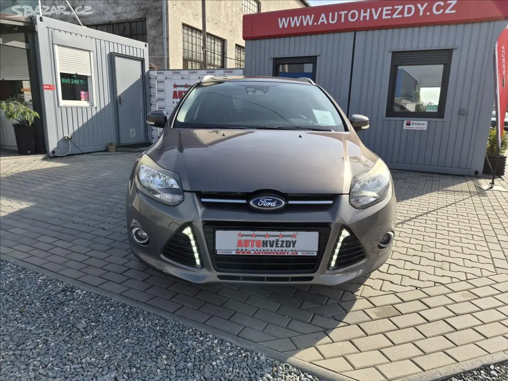 Ford Focus, 1,6 EcoBoost Titanium ČR 2.maj - fotka 6