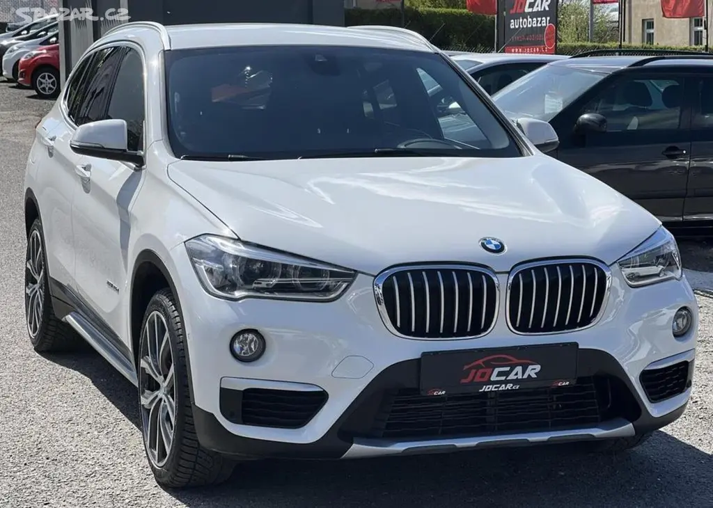 BMW X1 xDrive 20D AUTOMAT TEMPOMAT automatická - fotka 3