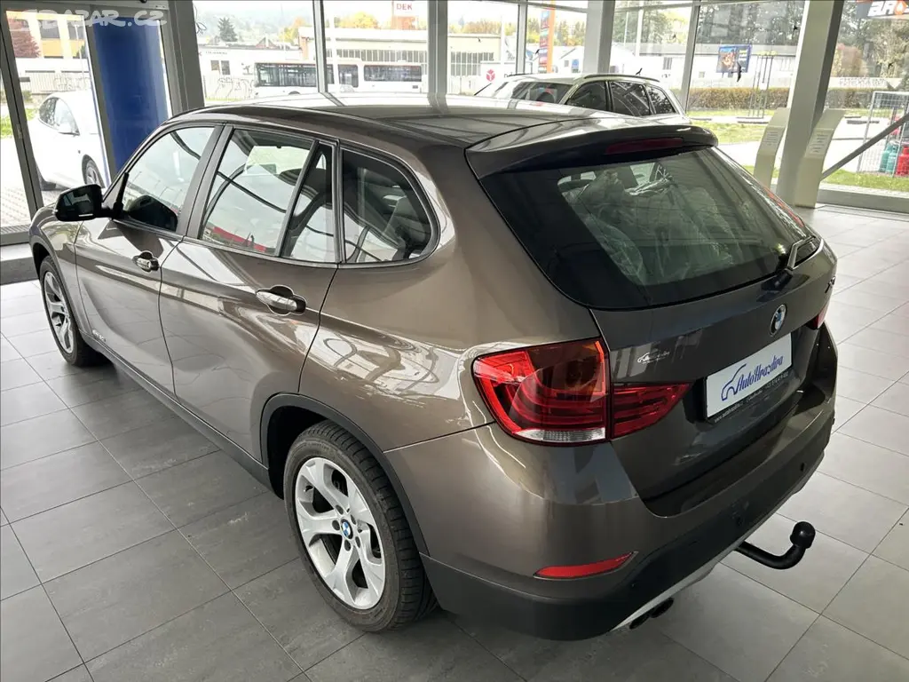 BMW X1, 2,0 sDrive20i,AUTOMAT,1.MAJI - fotka 4