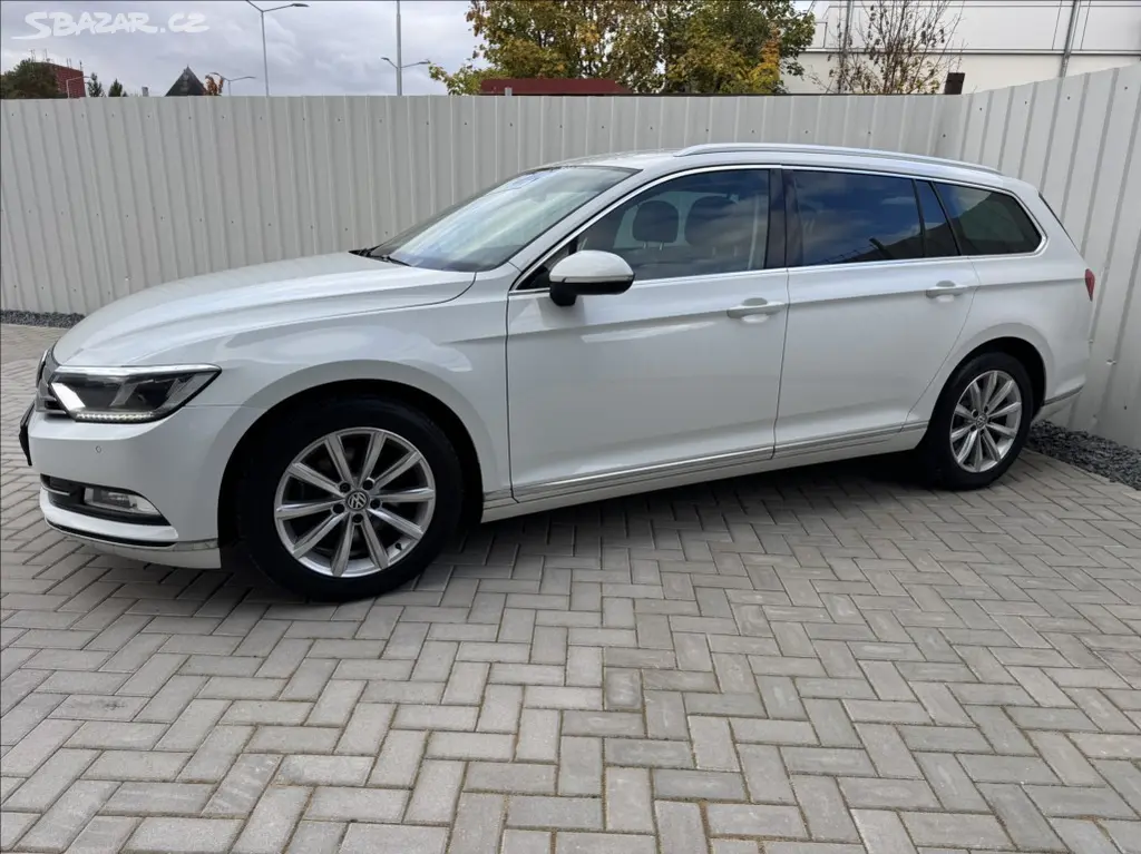 Volkswagen Passat, 2,0 TDI HIGHLINE DPH 1.maj ČR - fotka 3