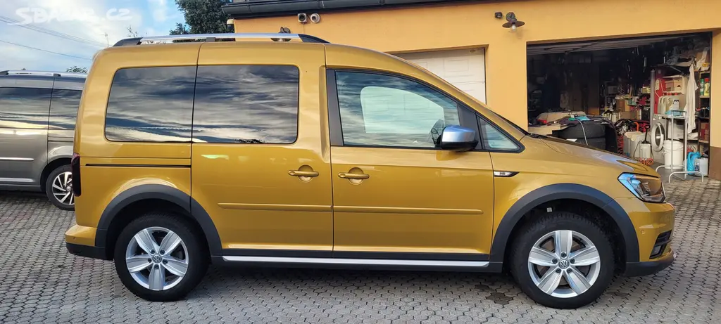 VW Caddy 1,4 TSi 96kW benzín DSG Alltrack FuLLed - fotka 4