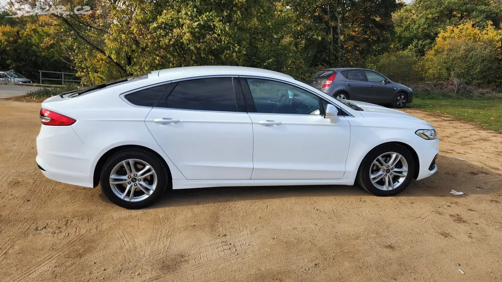 Ford Mondeo 1.5 Benzin 121 kw Titanium rv 2019/11 - fotka 2