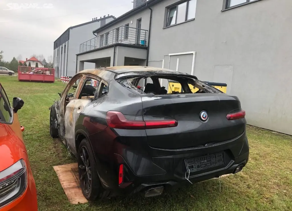 BMW X4 G02 2023 - karoserie s originálními doklady - fotka 2