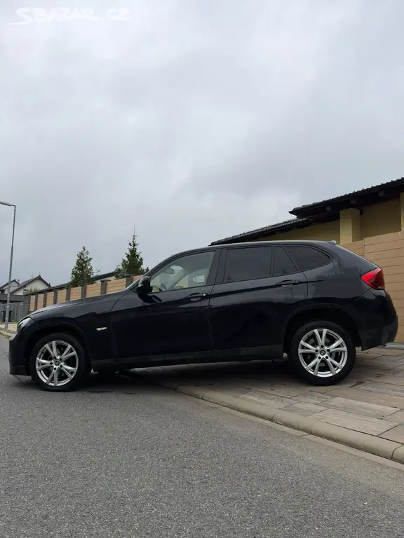 BMW X1 2.0d 105 kW ČERNÁ MANUÁL STK 72027 - fotka 3