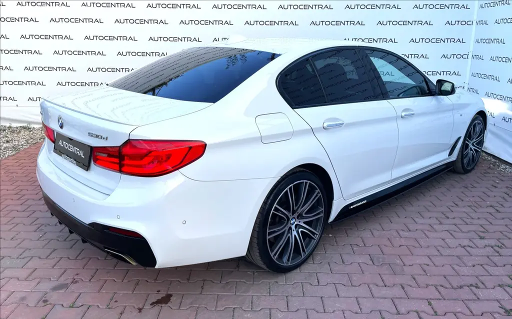 BMW Řada 5, 3,0 D,530 xDrive,195kW,M-PACKE - fotka 5