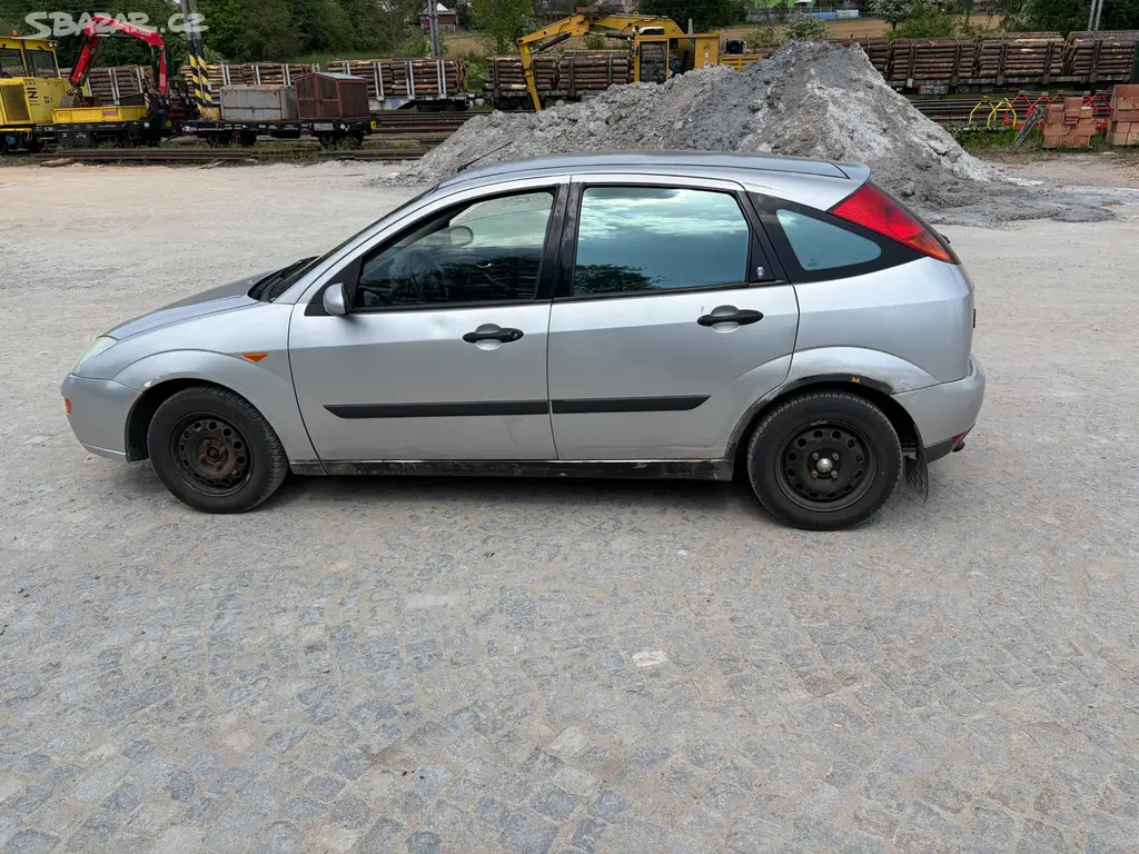 Ford Focus 1.8 Tdci - fotka 4