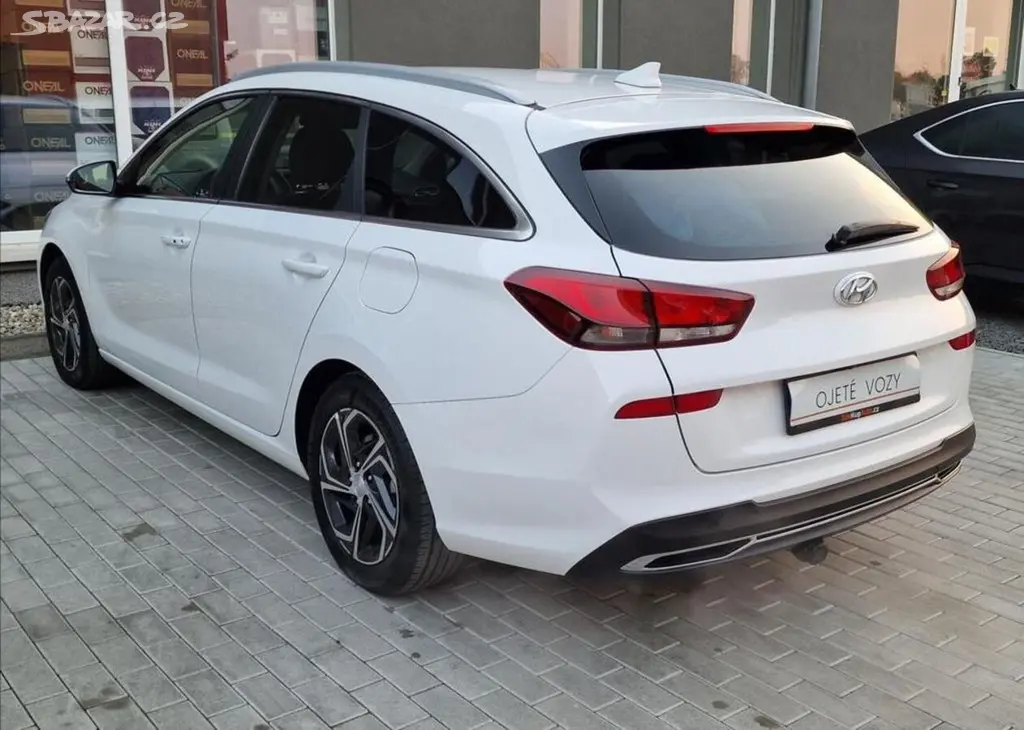 Hyundai i30, 1.0 T-Gdi Family Smart Kombi - fotka 3