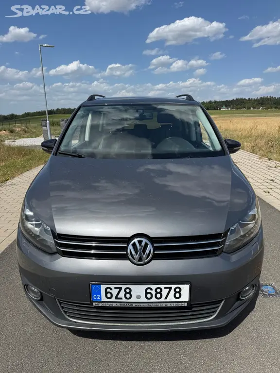 Volkswagen Touran 1.4 TSI DSG alu - fotka 2