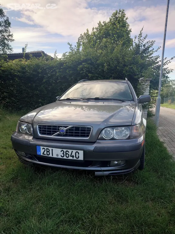 Volvo V40 1.8i 90Kw 355.000 km STK 6/28 - fotka 2