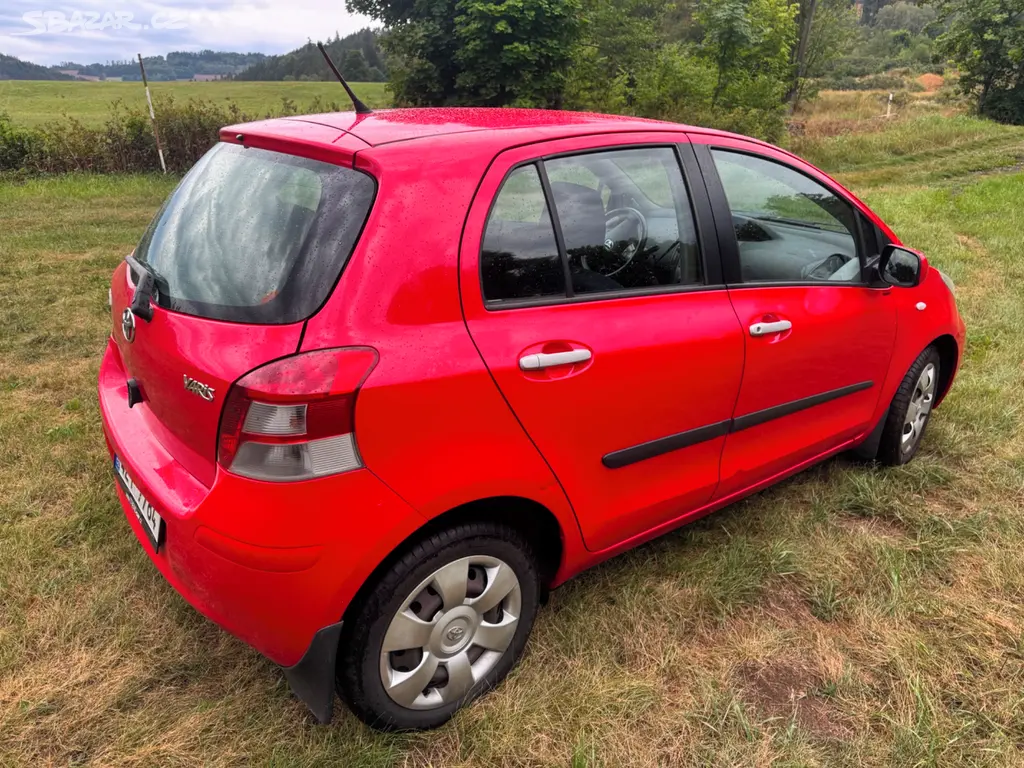 Toyota Yaris 1,33 VVT-i 74 KW r.v. 2010. - fotka 4
