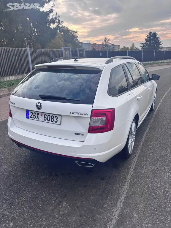 Škoda OCTAVIA III RS COMBI 2.0 TDI 135 kW DSG - fotka 6