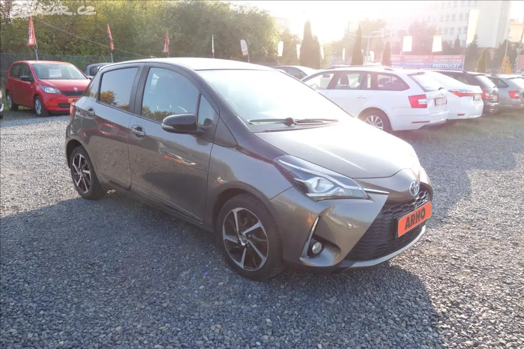 Toyota Yaris, 1,5 i, ČR, HYBRID, SELECTION.