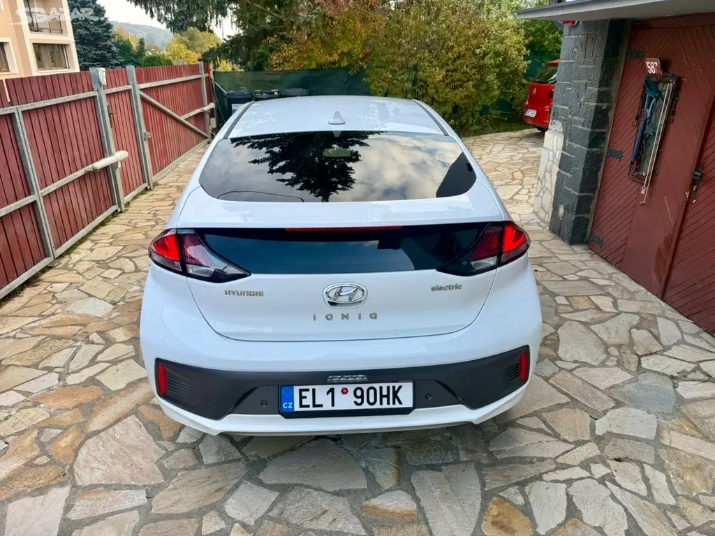 Hyundai Ioniq - fotka 5