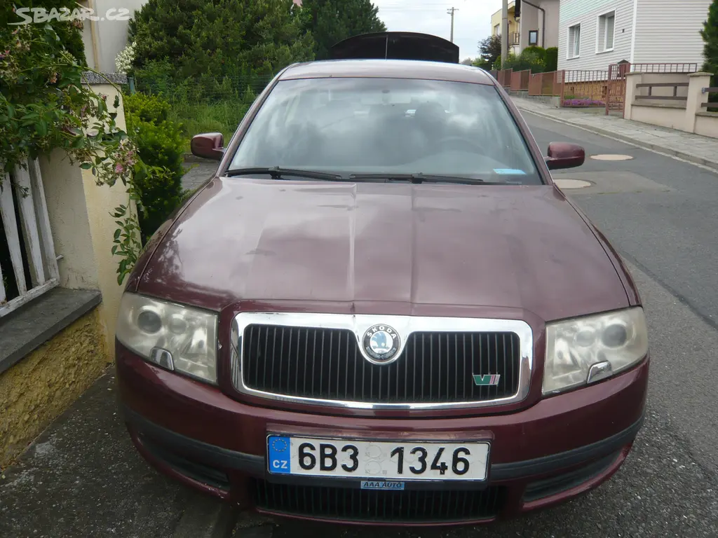 Škoda Superb, benzin, motor 1,8 litru - fotka 2