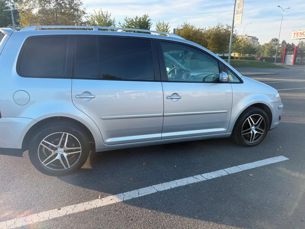Volkswagen TOURAN 2.0 TDI 125kw MODEL 2008 - fotka 3