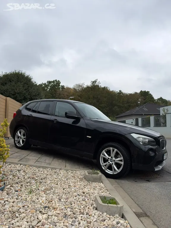 BMW X1 2.0d 105 kW ČERNÁ MANUÁL STK 72027 - fotka 2