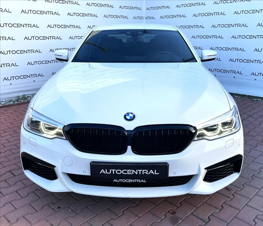 BMW Řada 5, 3,0 D,530 xDrive,195kW,M-PACKE - fotka 3