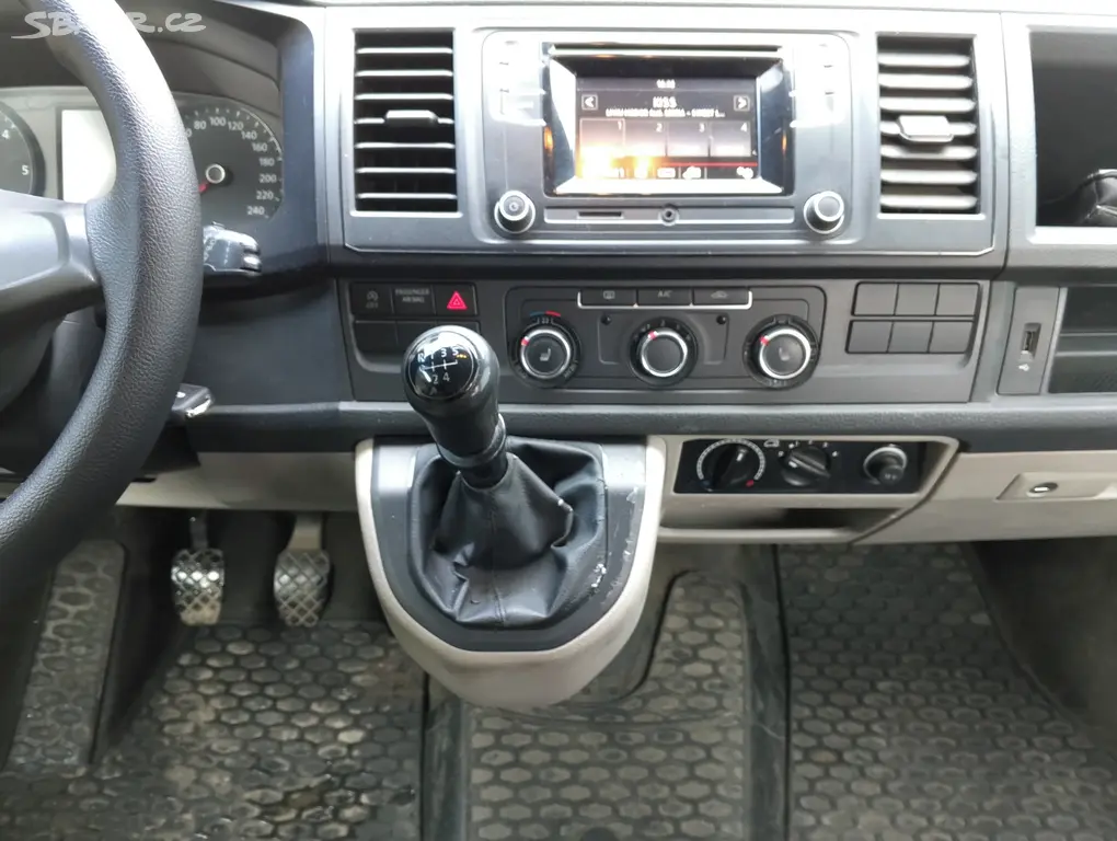 VW T6 ,r.v. 2017, 2.0 TDi, 84kW - odpočet DPH - fotka 4