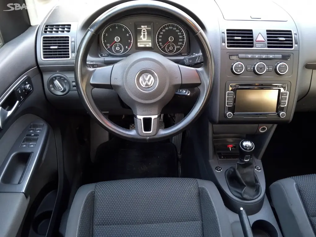 VW Touran,r..v. 2014, 1.2TSi, 77kW, bixenony - fotka 3
