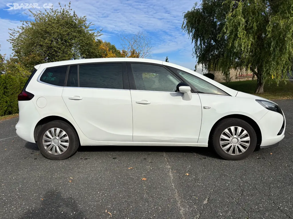 Opel Zafira 2016 1.4 Turbo 103kw Serviska ČR - fotka 4