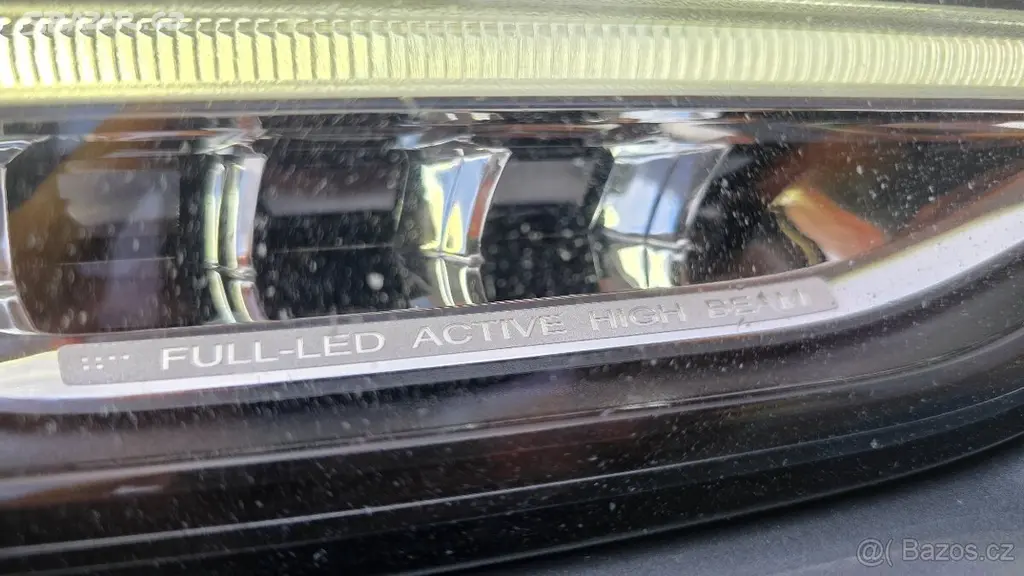 Volvo V90 D5 AWD Inscription - fotka 4