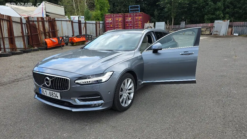 Volvo V90 D5 AWD Inscription - fotka 2