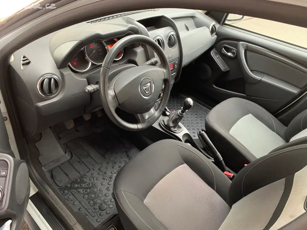 Duster 1.6i 84kw 4x4, 1.maj, ČR, 40000km, Klima - fotka 5