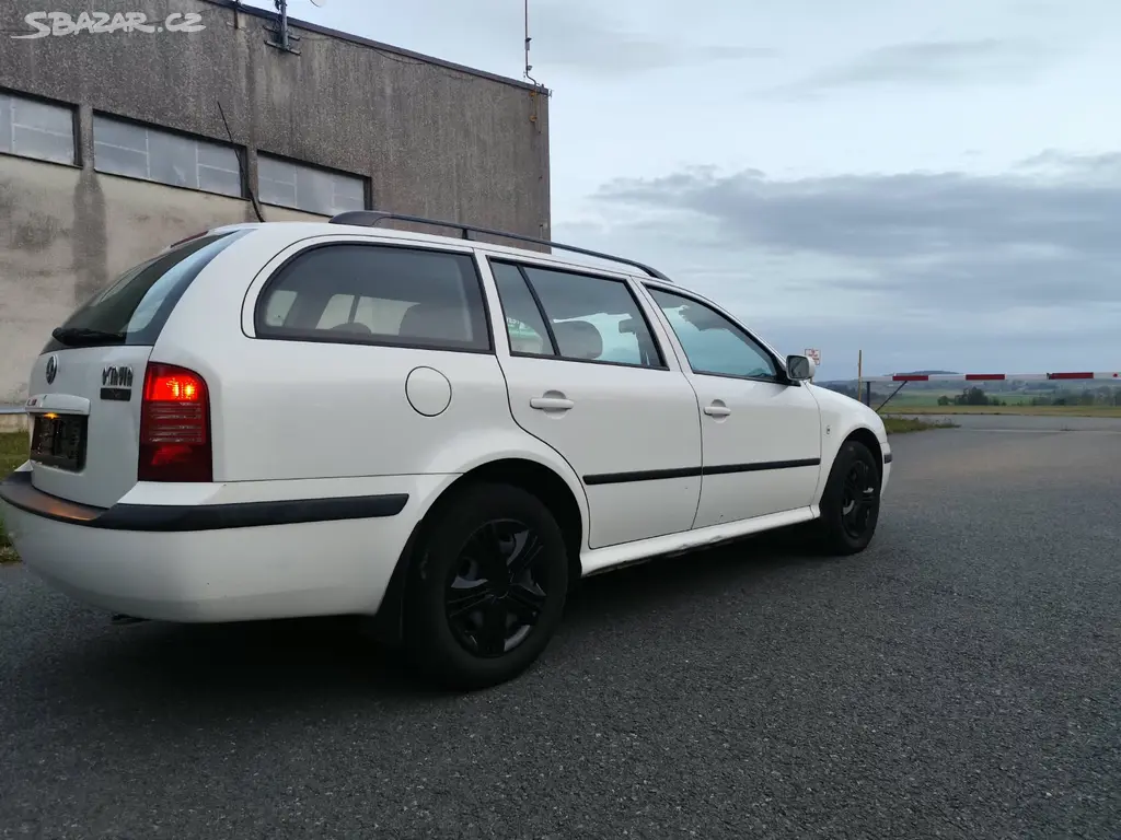 Skoda Octavia 1.9ttd - fotka 5