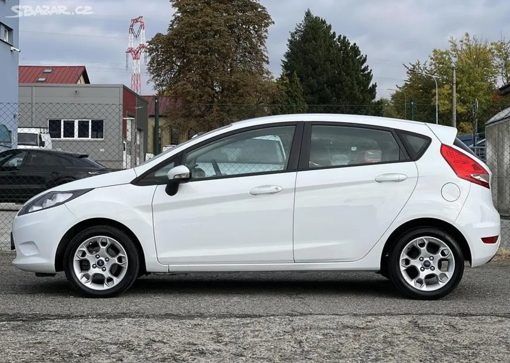 Ford Fiesta 1.25i KLIMA ALU KOUPENO V ČR manuální - fotka 4