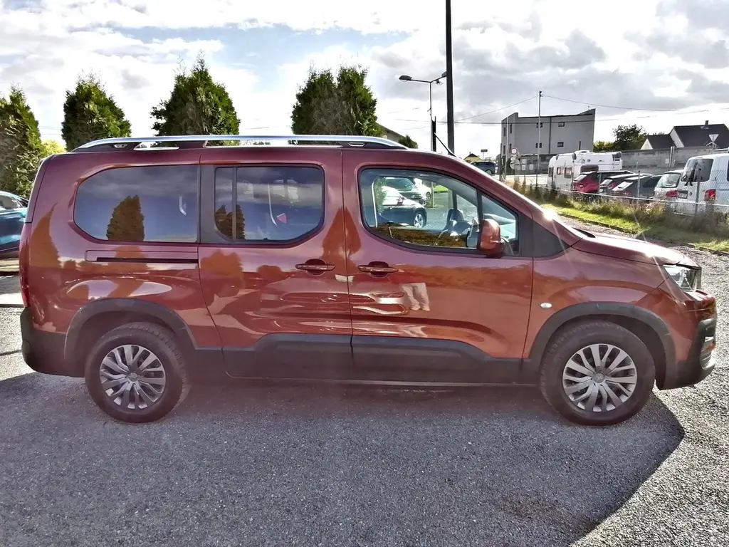 Peugeot Rifter, MAXI 1.2 PureTech Allure EAT8 - fotka 4