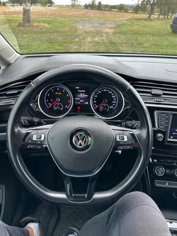 Volkswagen Touran 1,4 Highline TSI 7-míst - fotka 5