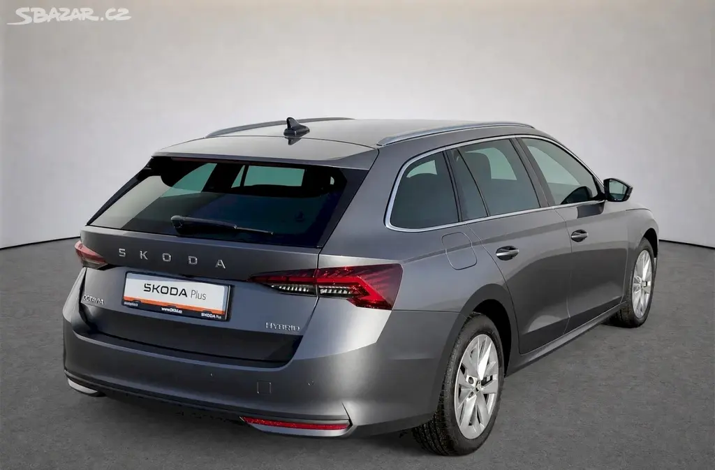 Škoda Octavia, Combi Top Selection 1,5 Tsi 11 - fotka 2