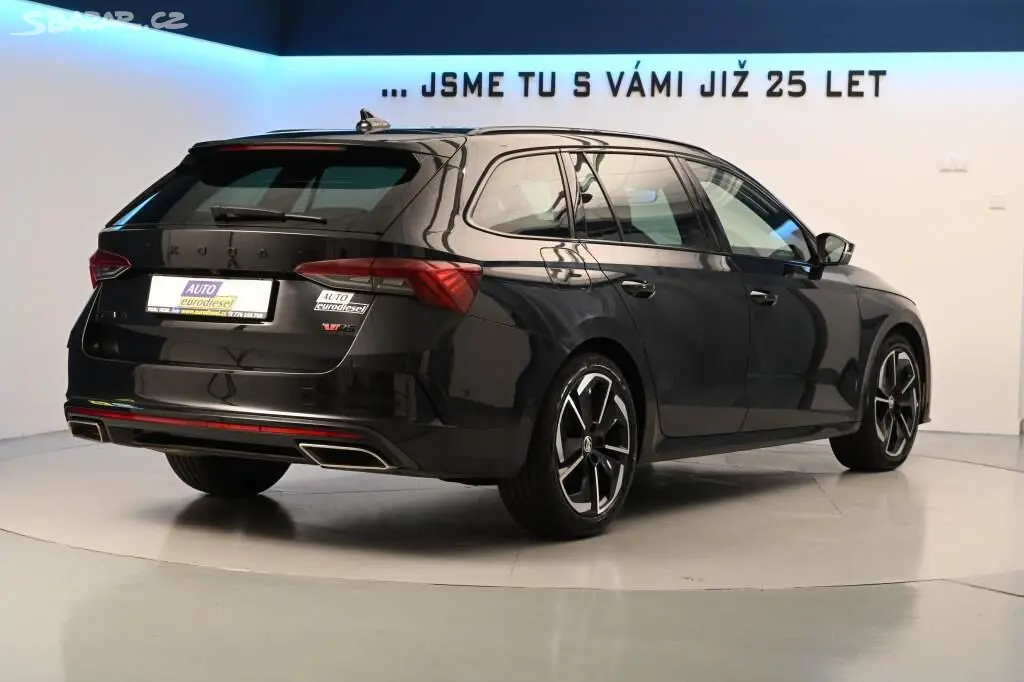 Škoda Octavia, 2.0 RS DSG 147KW Matrix LED Vi - fotka 5