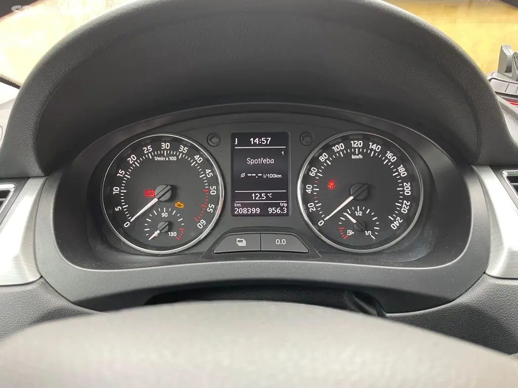 Škoda Rapid 1,6TDI 77kW - fotka 3