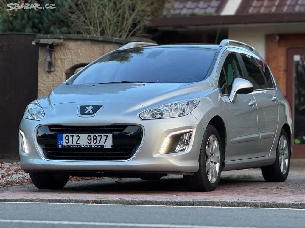Peugeot 308 1.6i 1.MAJITEL ČR GARÁŽOVÁNO 45.000km