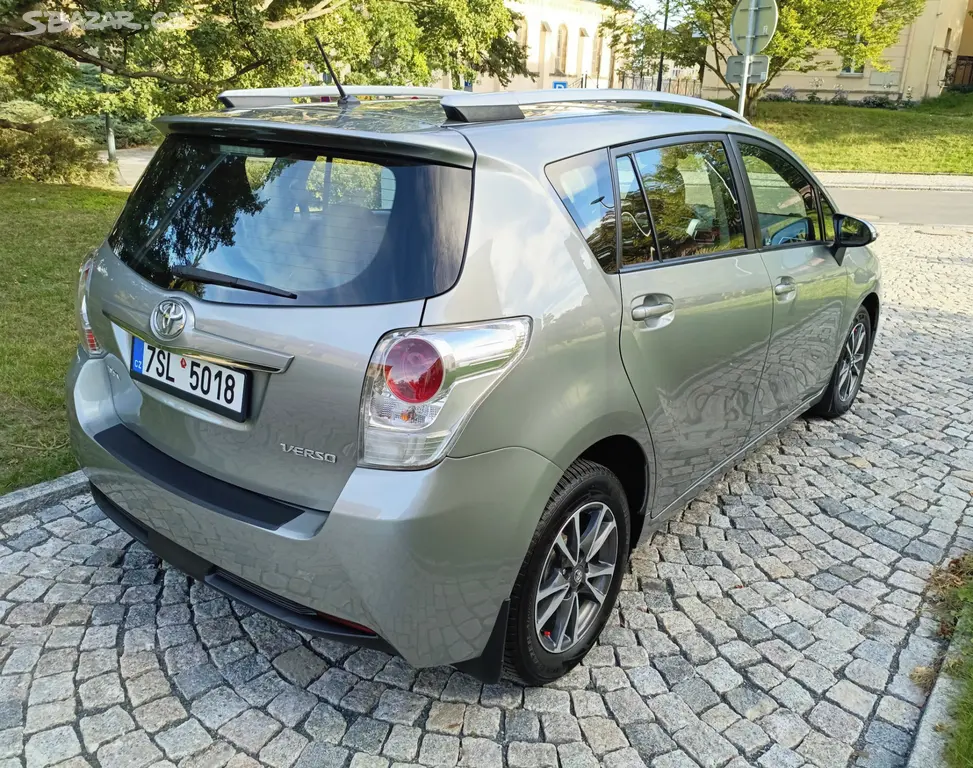 Toyota Verso 1.8 benzin AUTOMAT 7mist - fotka 5