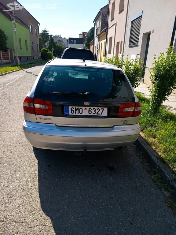 Volvo V40 - fotka 2