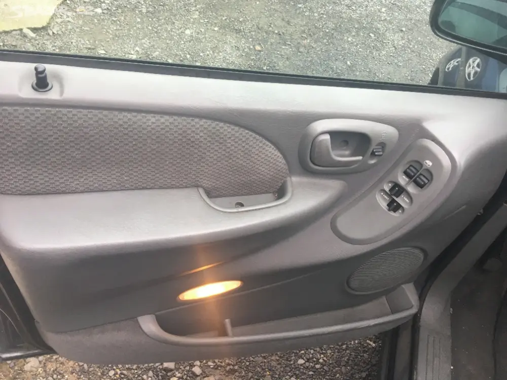 Chrysler VOYAGER 2,8 CRD AUTOMAT - fotka 5