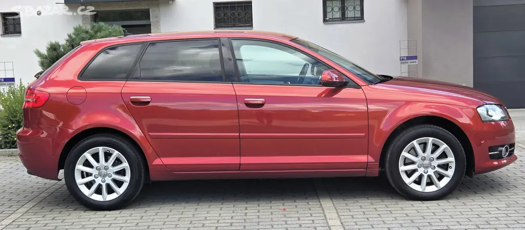 Audi A3 Sportback 2.0 TDI 103 kW quattro 2010 - fotka 3