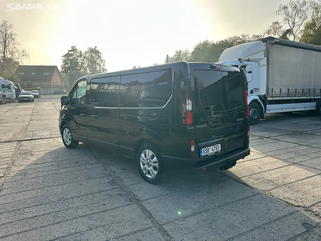 Renault Trafik 8míst Automat [telefon skryt]km - fotka 3