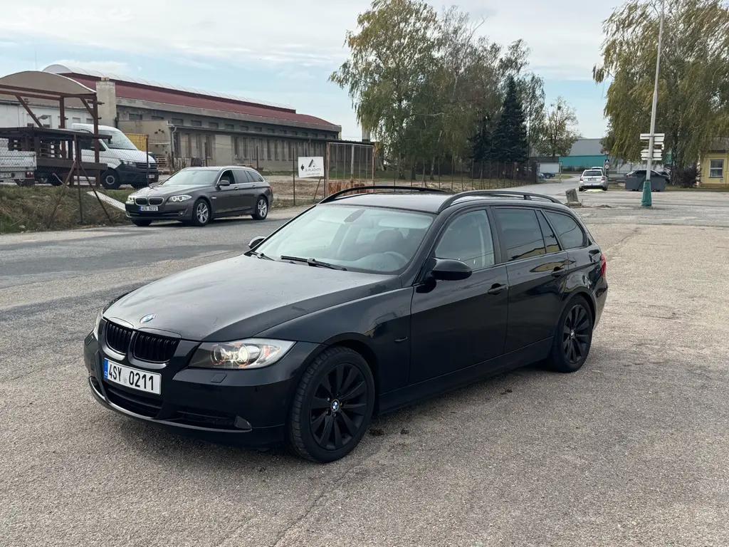 BMW e91 325i RWD