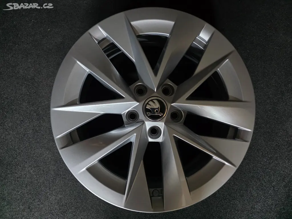 Škoda Octavia 4 IV Alu kolo 17 Rotare 5E3601025E