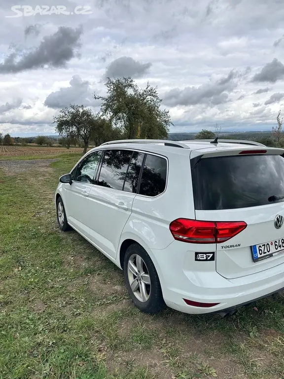 Volkswagen Touran 1,4 Highline TSI 7-míst - fotka 2