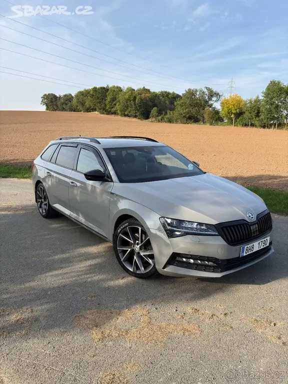 Škoda Superb 2,0 Sportline - fotka 2