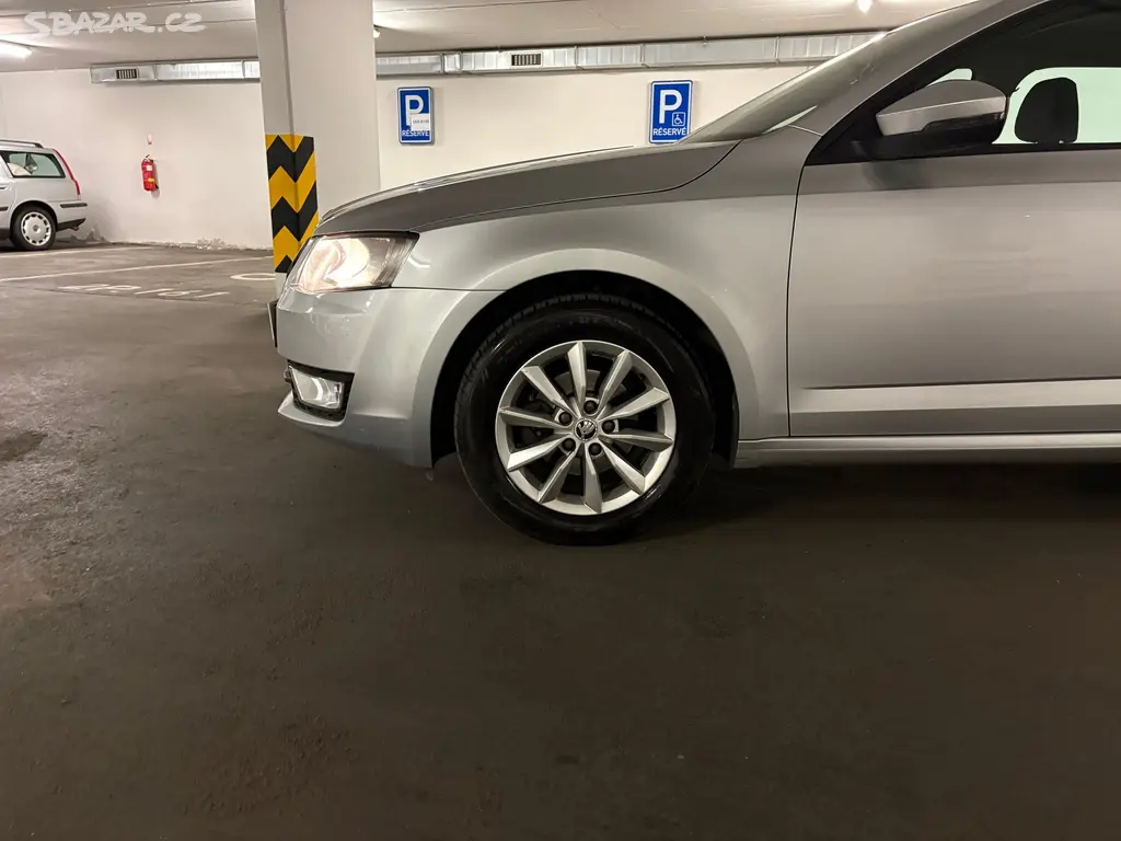 Škoda Octavia, Combi/1.6TDI/Ambition/servis - fotka 2