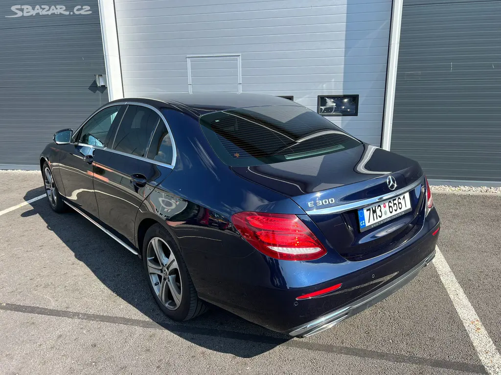 Mercedes-Benz E300 180 kW 9G-Tronic, 2018 - fotka 4