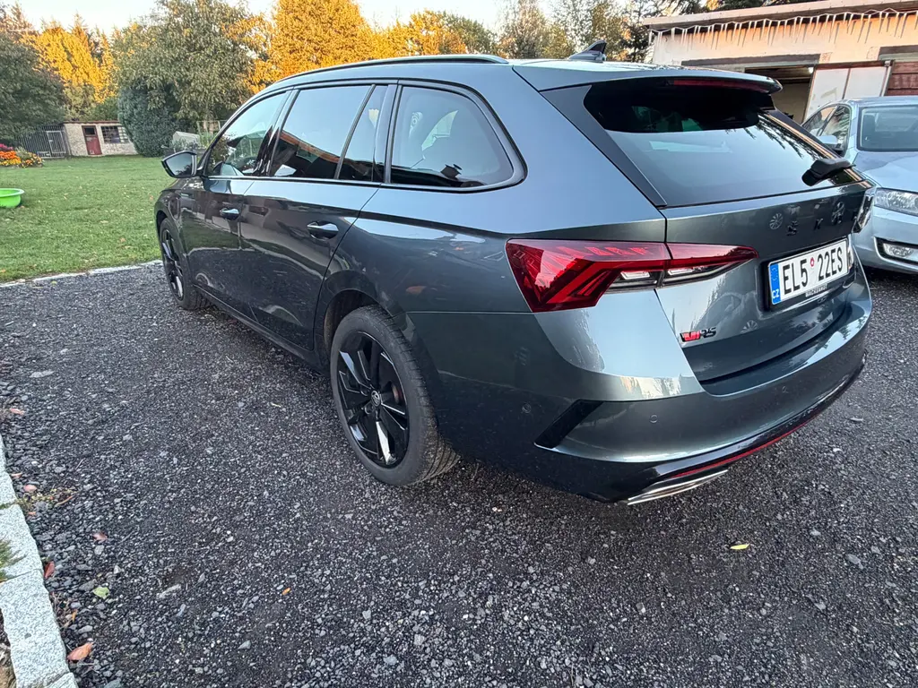Škoda Octavia 4 RS iv Hybrid - fotka 6