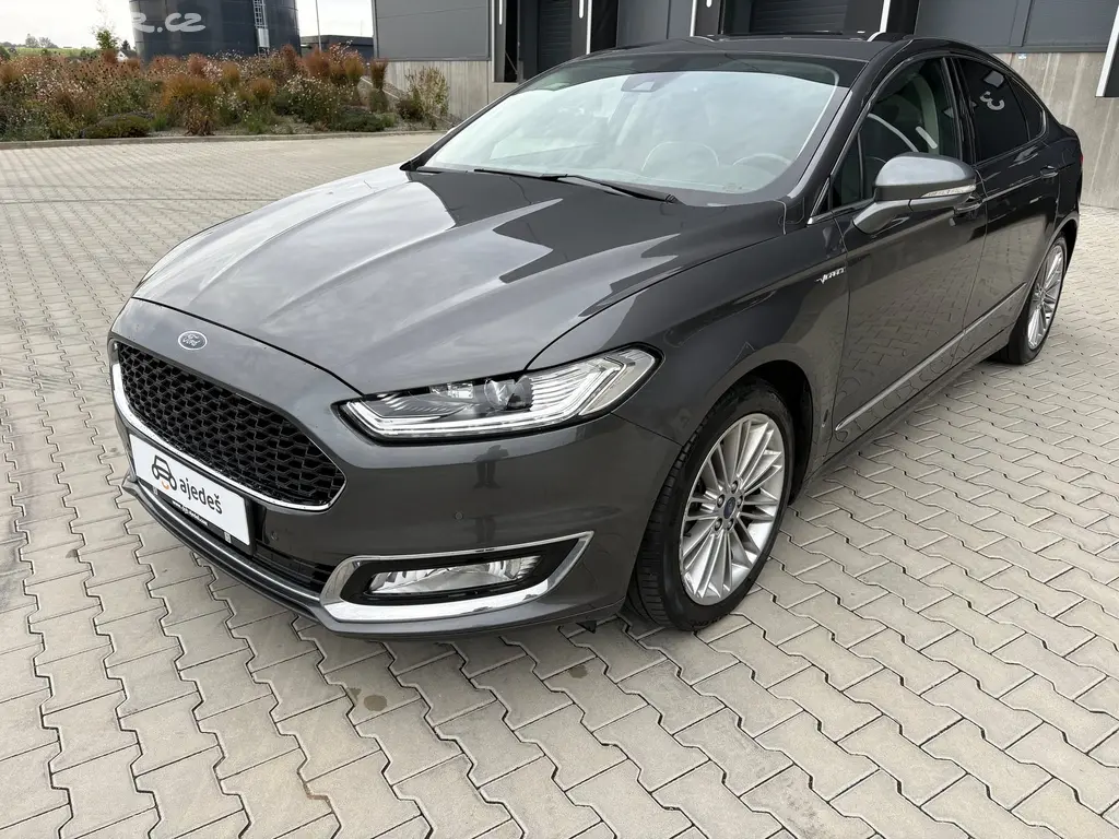 Ford Mondeo, Hybrid 2.0/eCVT/Vignale/servis - fotka 3