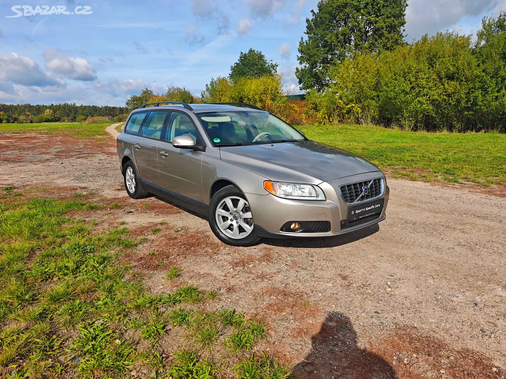 Volvo V70 2.4D5 136KW,manuál,AWD,tažné,servis Volv - fotka 4