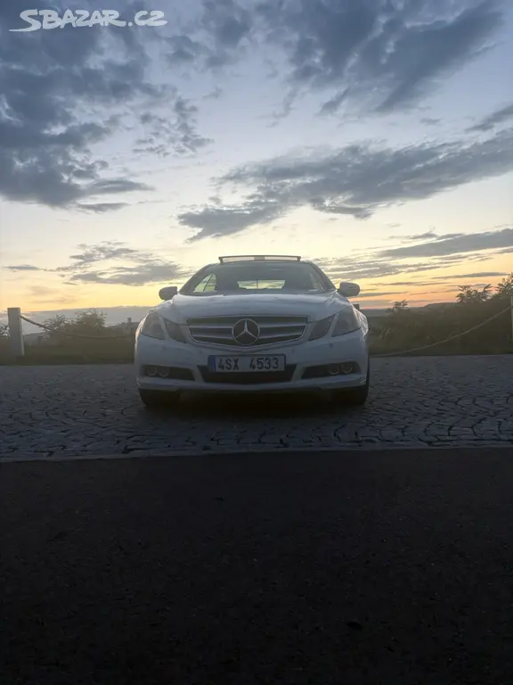 Mercedes E350 CDI Coupe W207 2009 - fotka 4